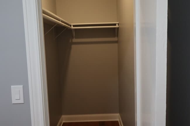 Building Photo - 4120 W Gladys Ave