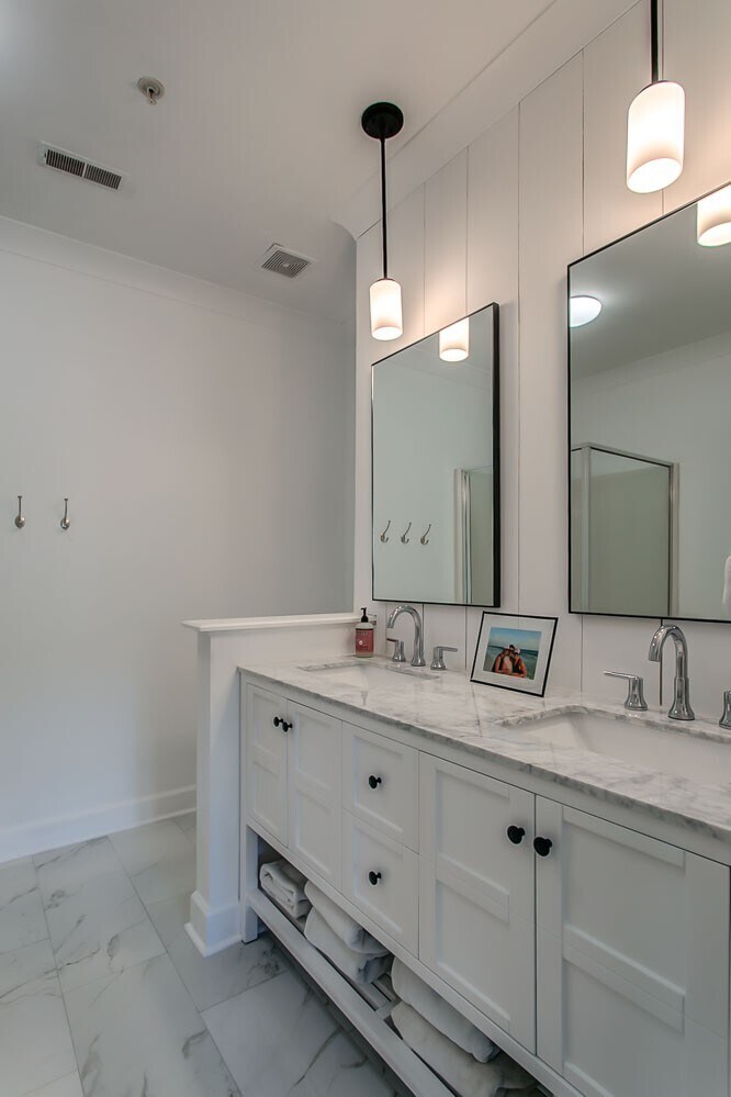 Building Photo - 7230 Althorp Way