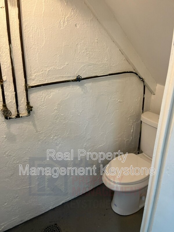 Building Photo - 307 Greenlee Rd