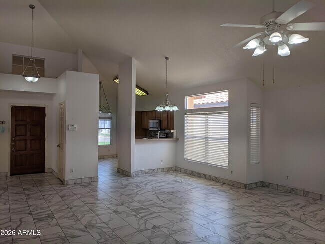 Building Photo - 1321 N Jamaica Way