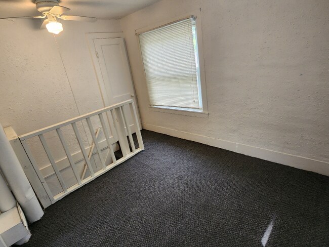 Building Photo - 612 6th St SW