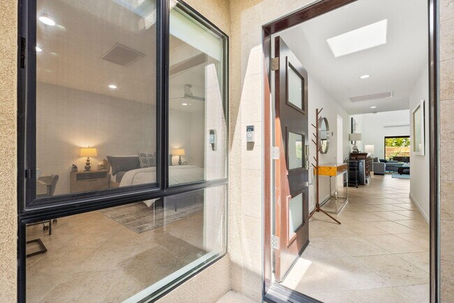 Building Photo - 73416 Mariposa Dr