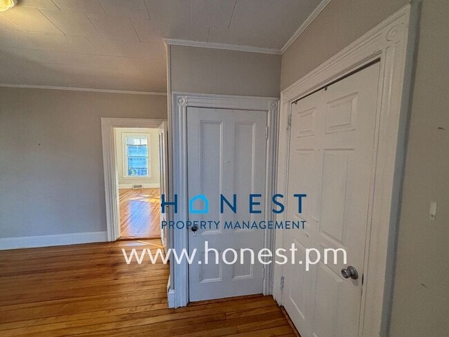 Building Photo - 103 Rackleff St