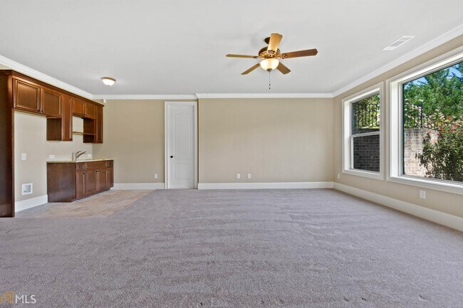 Building Photo - 2481 Lake Erma Dr