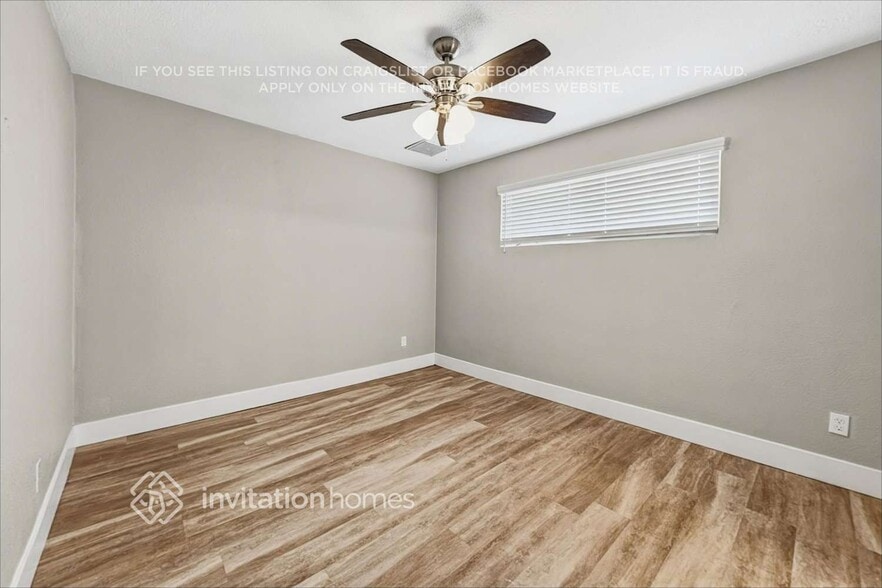 Building Photo - 7005 N 76th Dr