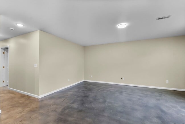 Building Photo - OakWood Acres