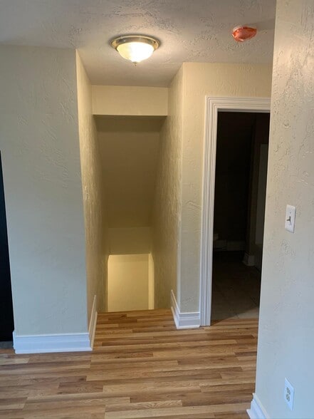 Building Photo - 218 S St Clair St