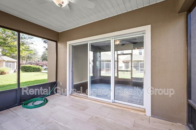 Building Photo - 13354 Solar Dr
