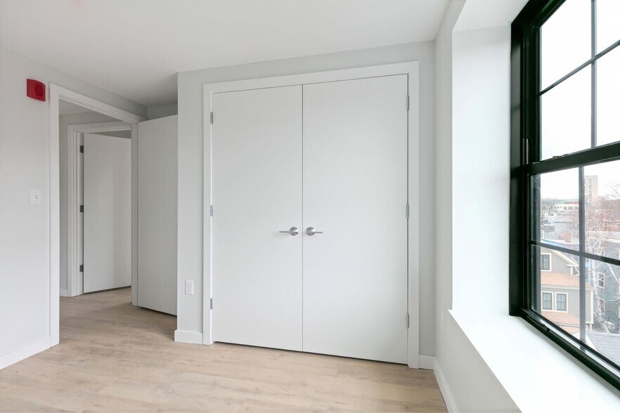 Building Photo - 11 Soden St