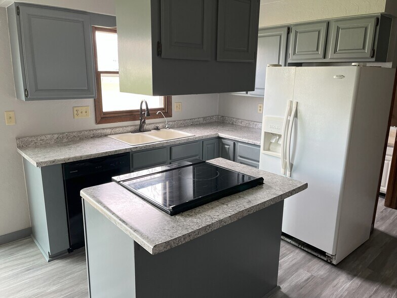 Building Photo - 3632 Glenbrooke Ln