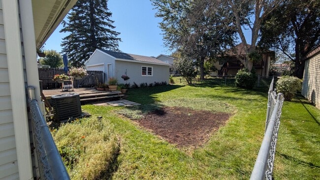 Building Photo - NW Rochester MN, 3bedroom 2bath 2+Car deta...