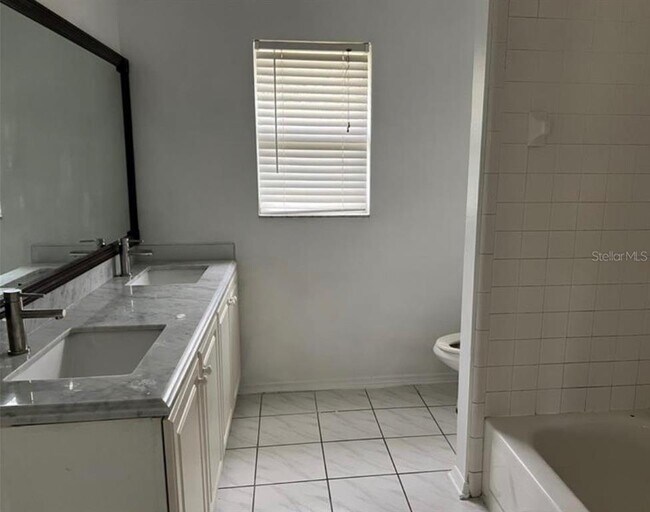 Building Photo - 3335 La Salle Ave