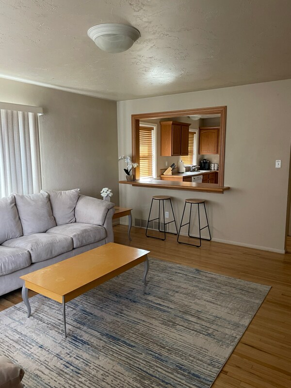 Building Photo - 2 35th St N