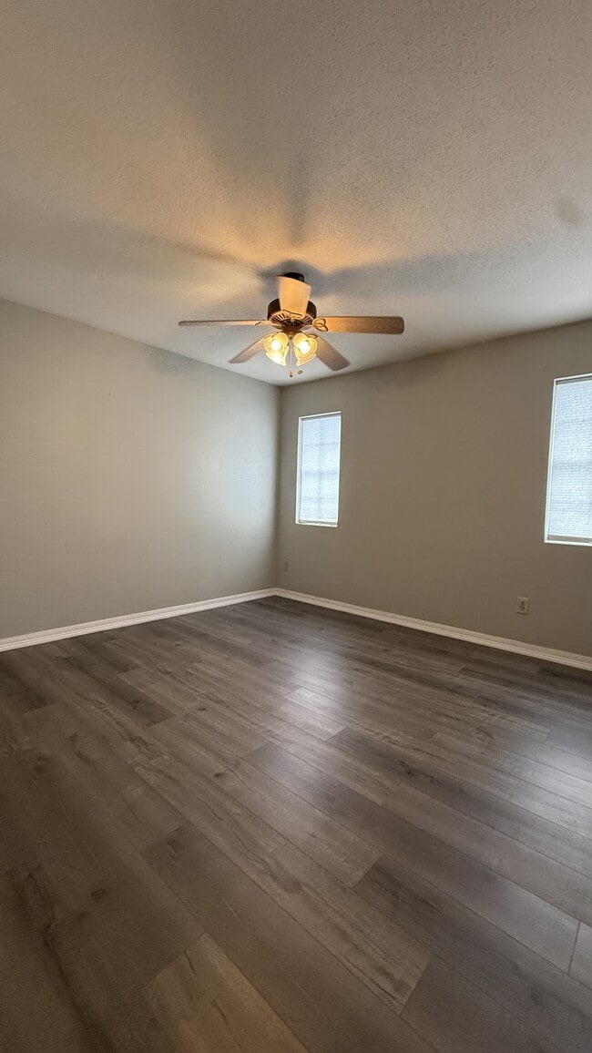 Building Photo - 8730 Glen Meadow Ln