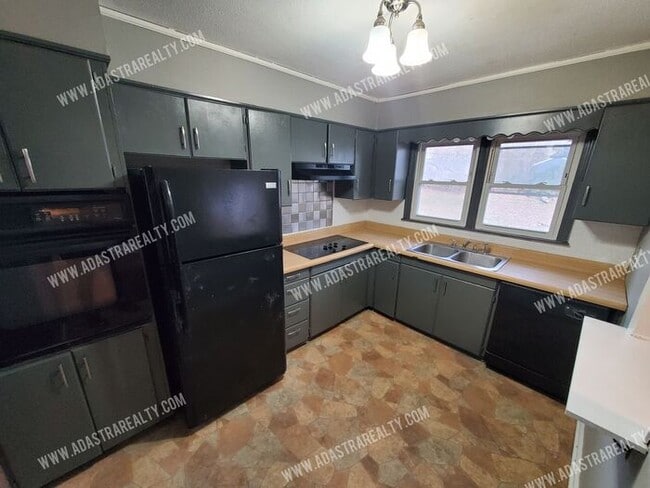 Building Photo - Beautiful 3 Bed/1 Bath Home in KCMO-Coming SOON!!