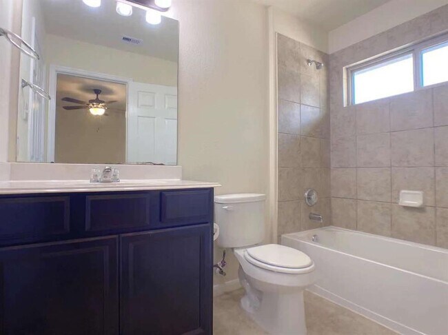 Building Photo - 27519 Gracefield Ln