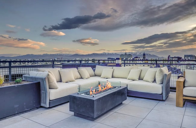 Building Photo - 352 S 500 E