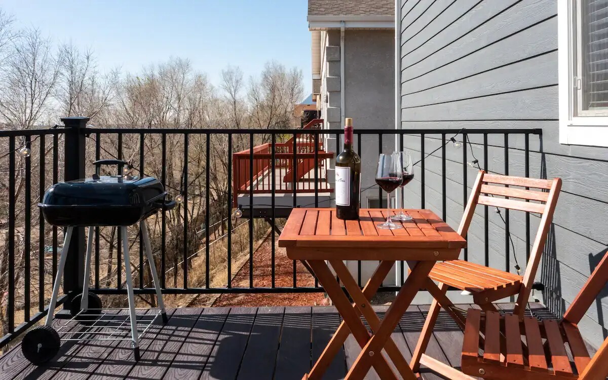 Building Photo - 913 Columbine Ave