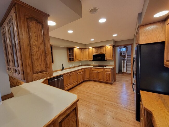 Building Photo - Upscale and Spacious Cedar Falls House for...