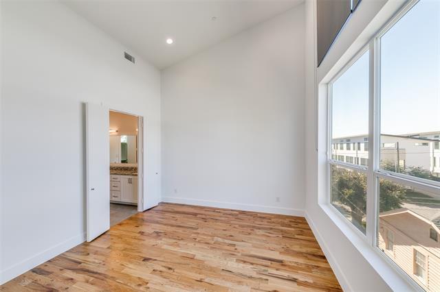 Building Photo - 5923 Lindell Ave