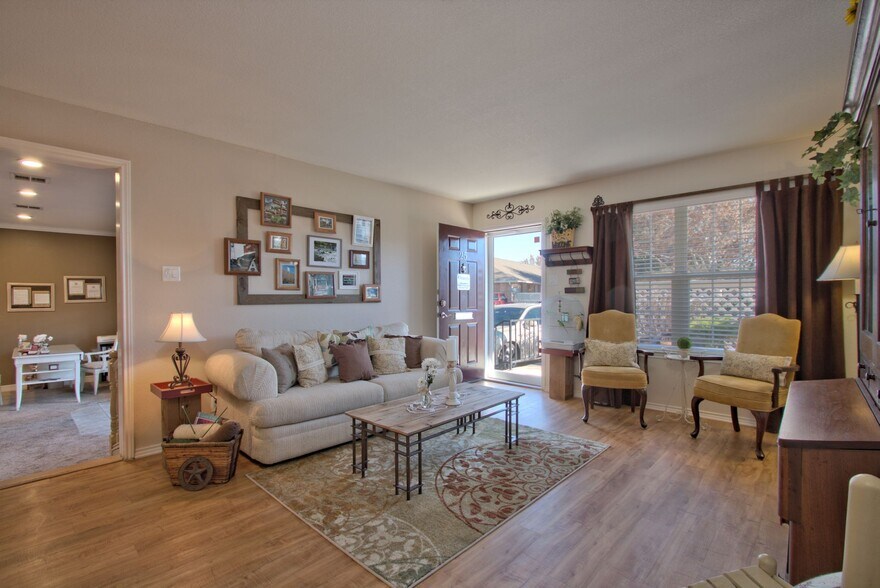 The Augusta at Gruene Garden Apartments 2293 Common St New Braunfels