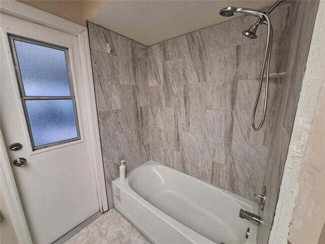 Building Photo - 25676 Aysen Dr