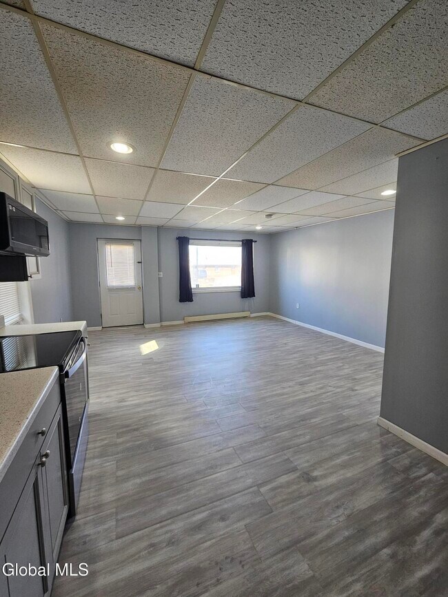 Building Photo - 38 Main St