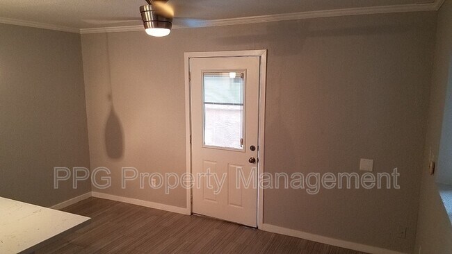 Building Photo - 5202 N 8th Pl