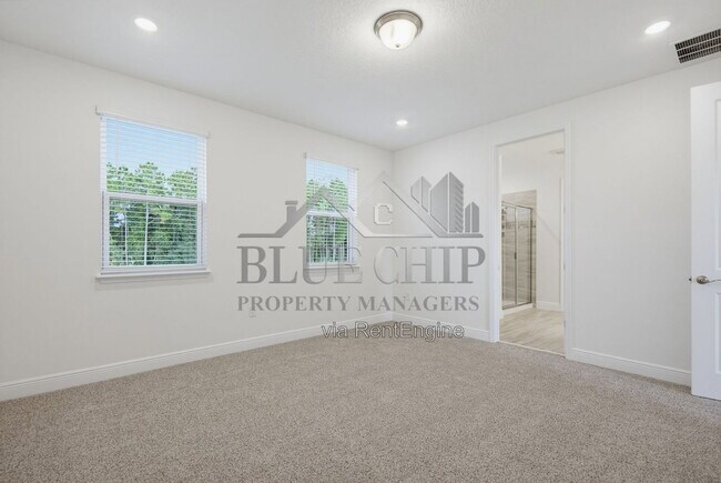 Building Photo - 1217 Pampus Dr