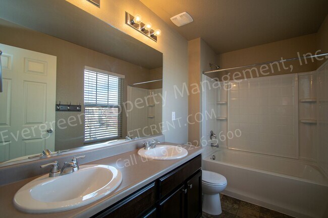 Building Photo - 6807 Grainery Rd