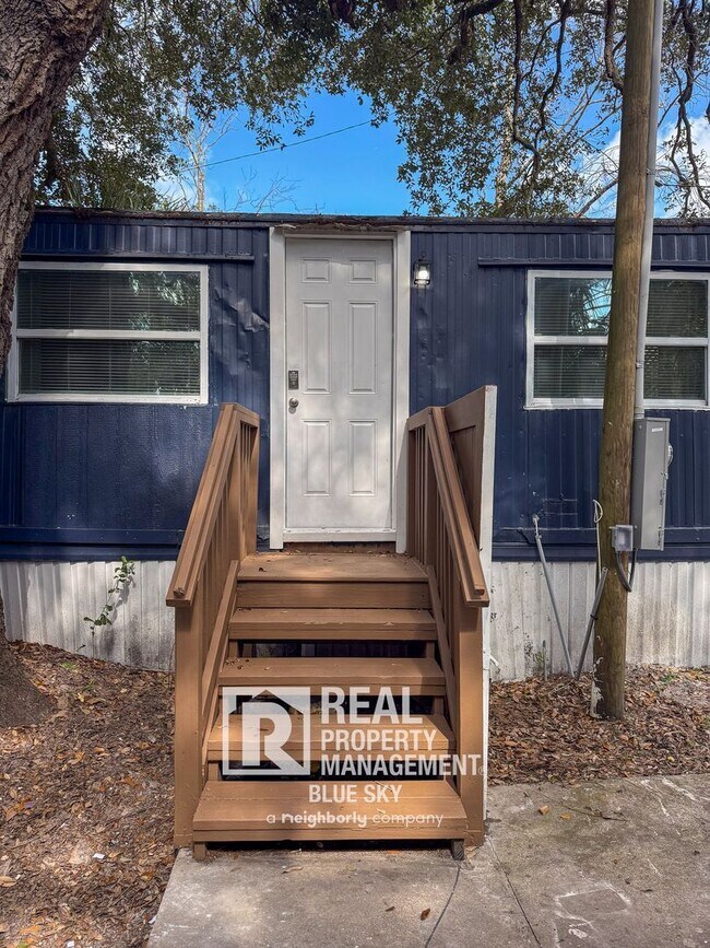 Building Photo - 9221 Kiowa Dr