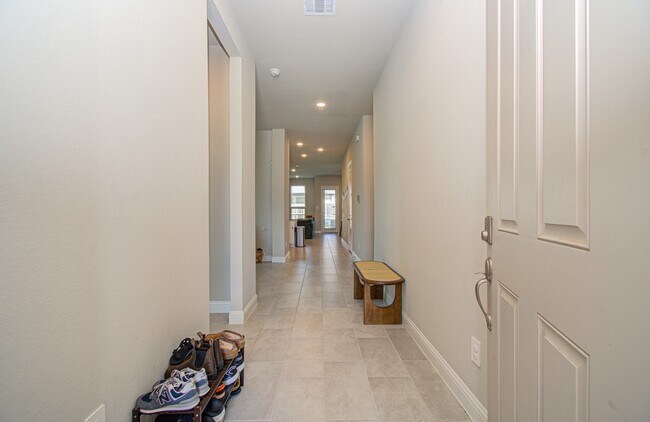 Building Photo - 10442 Eastern Bluestar Dr