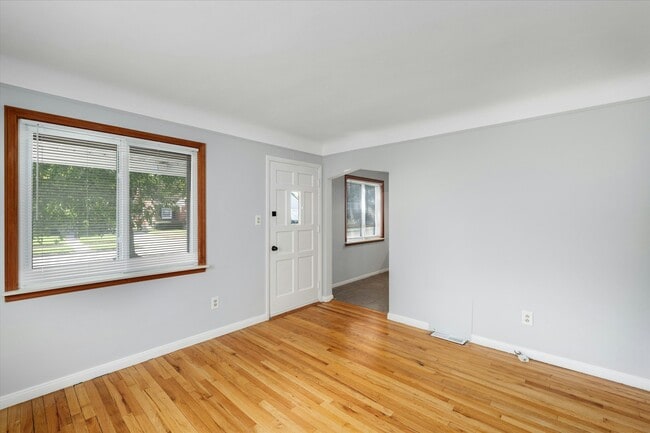 Building Photo - 2011 E Hudson Ave