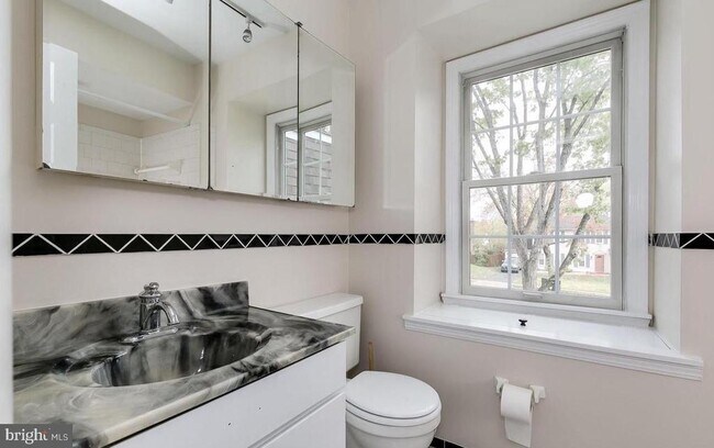 Building Photo - 12856 Fantasia Dr