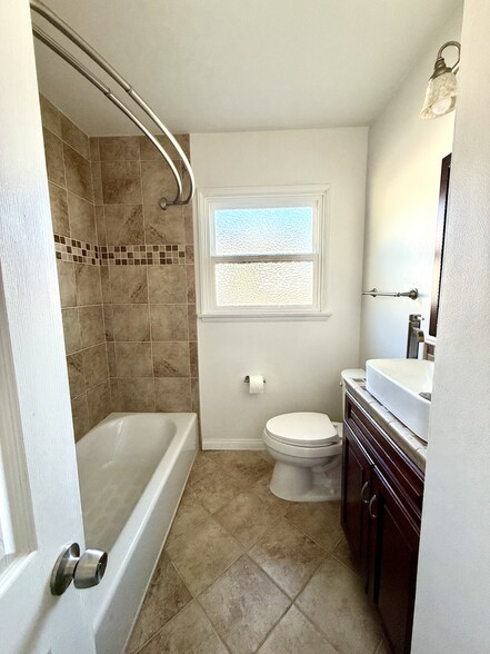 Building Photo - 1720 Midvale Dr