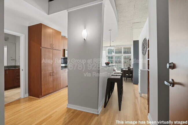 Primary Photo - 943 Peachtree St NE