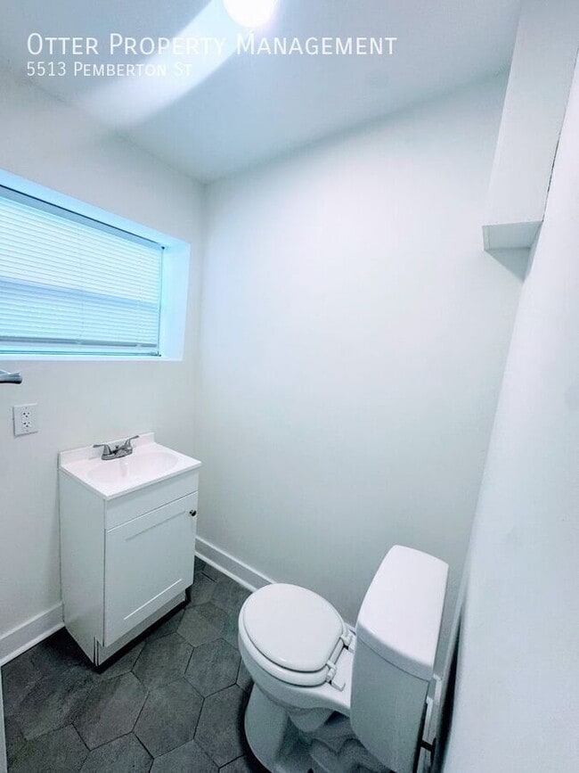 Building Photo - 5513 Pemberton St