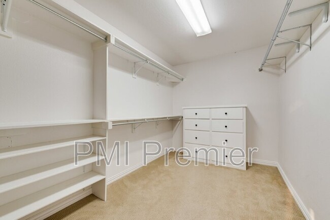 Building Photo - 14077 Brookridge Dr