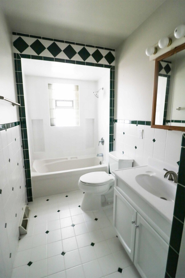 Building Photo - 3239 W 51st Pl