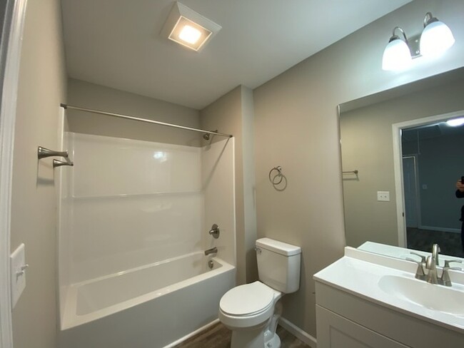 Building Photo - 2 Bedroom 2 Bath New Construction Duplex