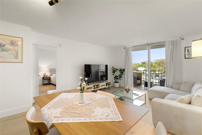 Building Photo - 2000 S Ocean Blvd