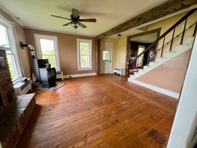 Building Photo - 353 Auriesville Rd