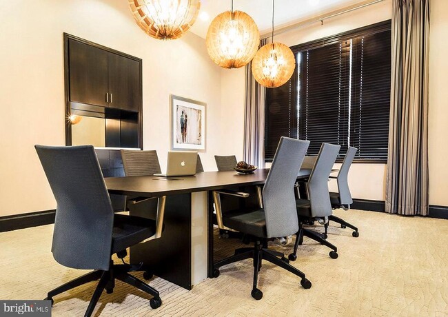 Building Photo - 1305 Churchill Downs Way