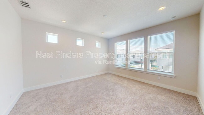 Building Photo - 14 Seaport Ln