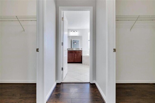 Building Photo - 11061 Little Blue Heron Dr