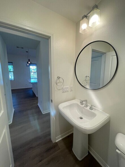 Building Photo - 58 Promesa Ave