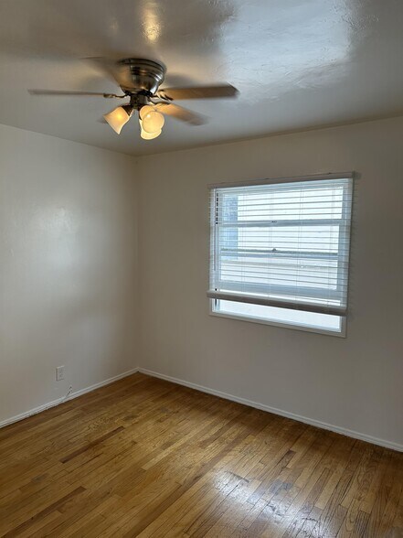 Building Photo - 2471 Silver Lake Blvd