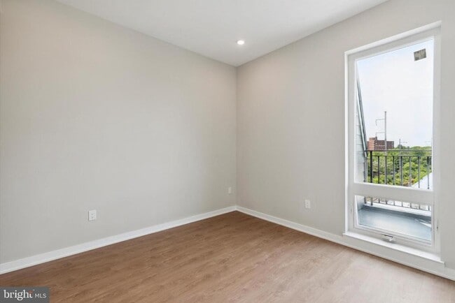 Building Photo - 308 W Chelten Ave