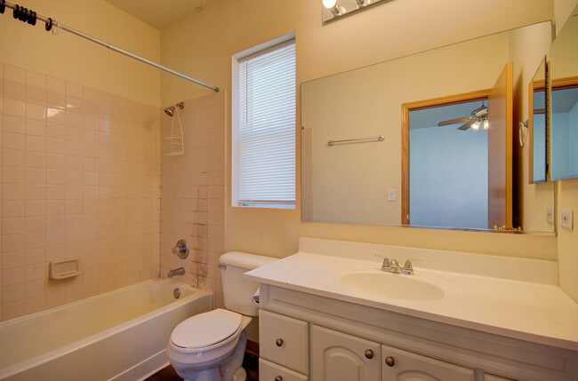Building Photo - 681 Springwood Dr