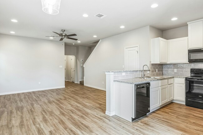 Building Photo - 203 Peruna Dr
